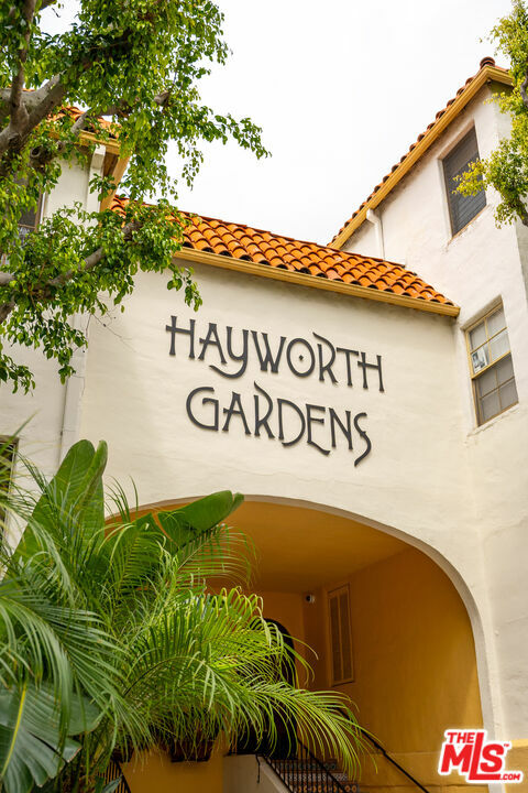 Property Photo:  1345  N Hayworth Ave 109  CA 90046 