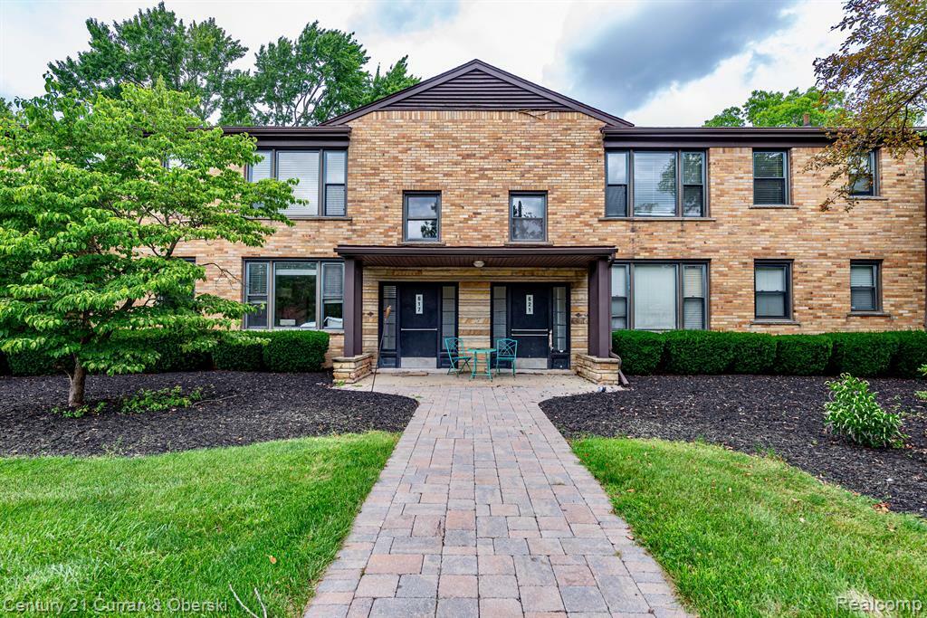 Property Photo: 621 E Lincoln Avenue 6 MI 48067 3377