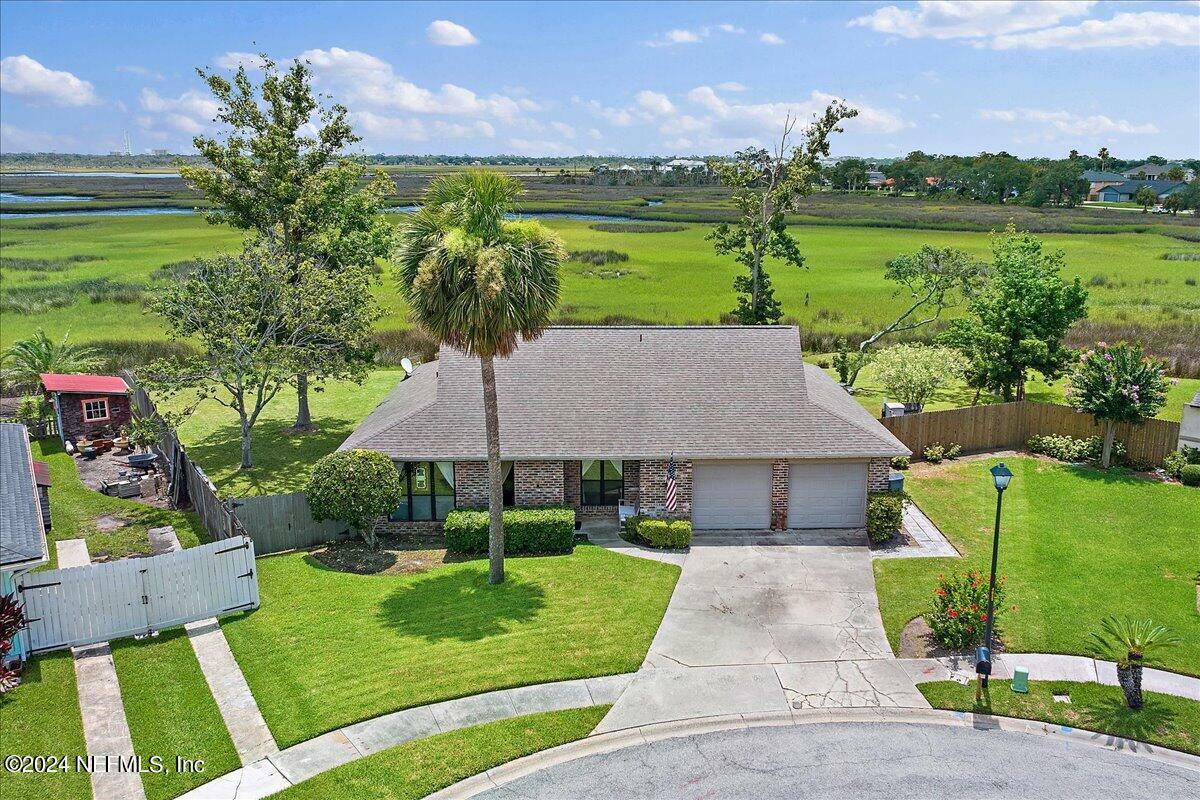 Property Photo: 4031 Cedar Island Road E FL 32250