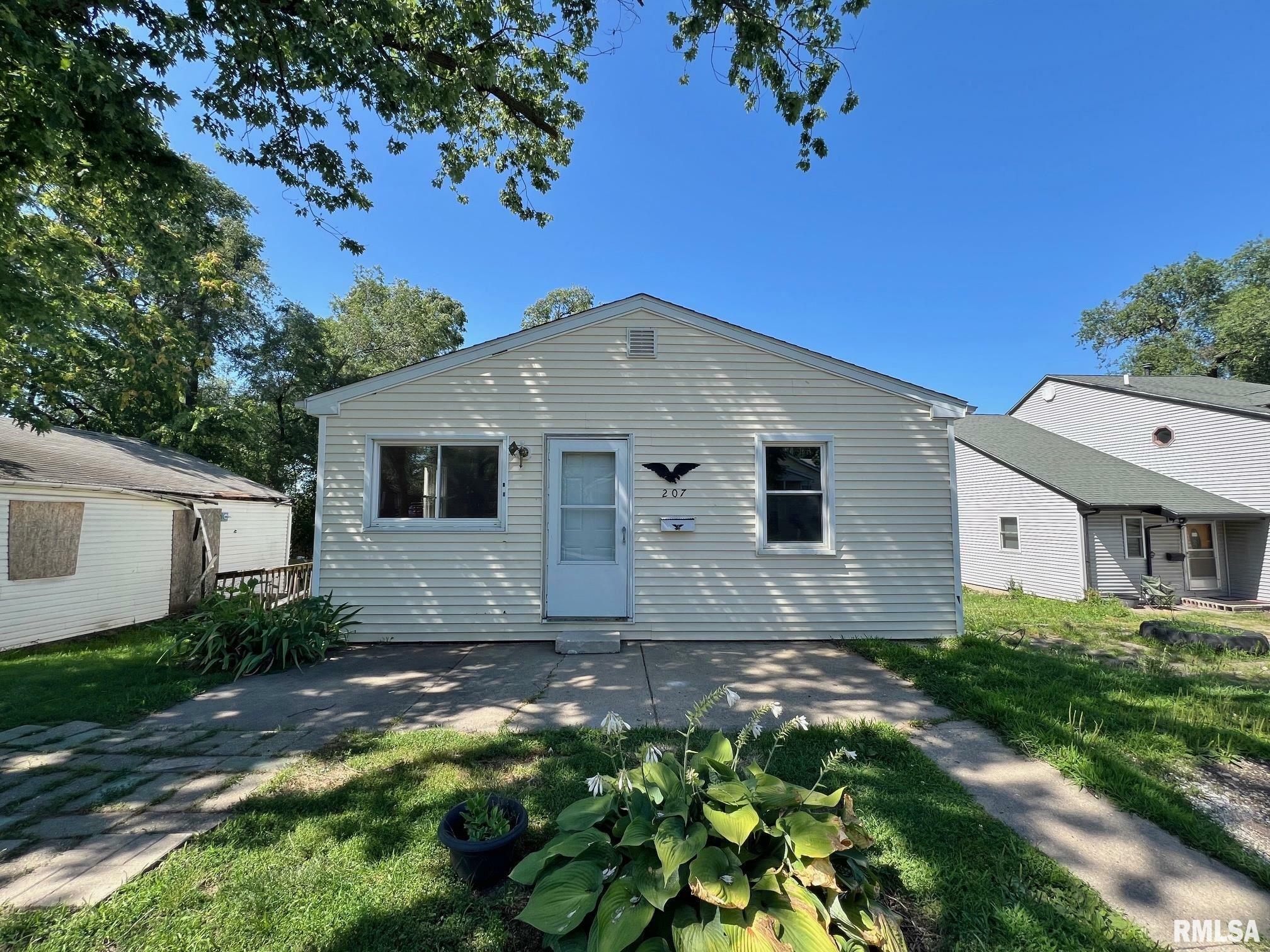 Property Photo:  207 Herget Street  IL 61554 