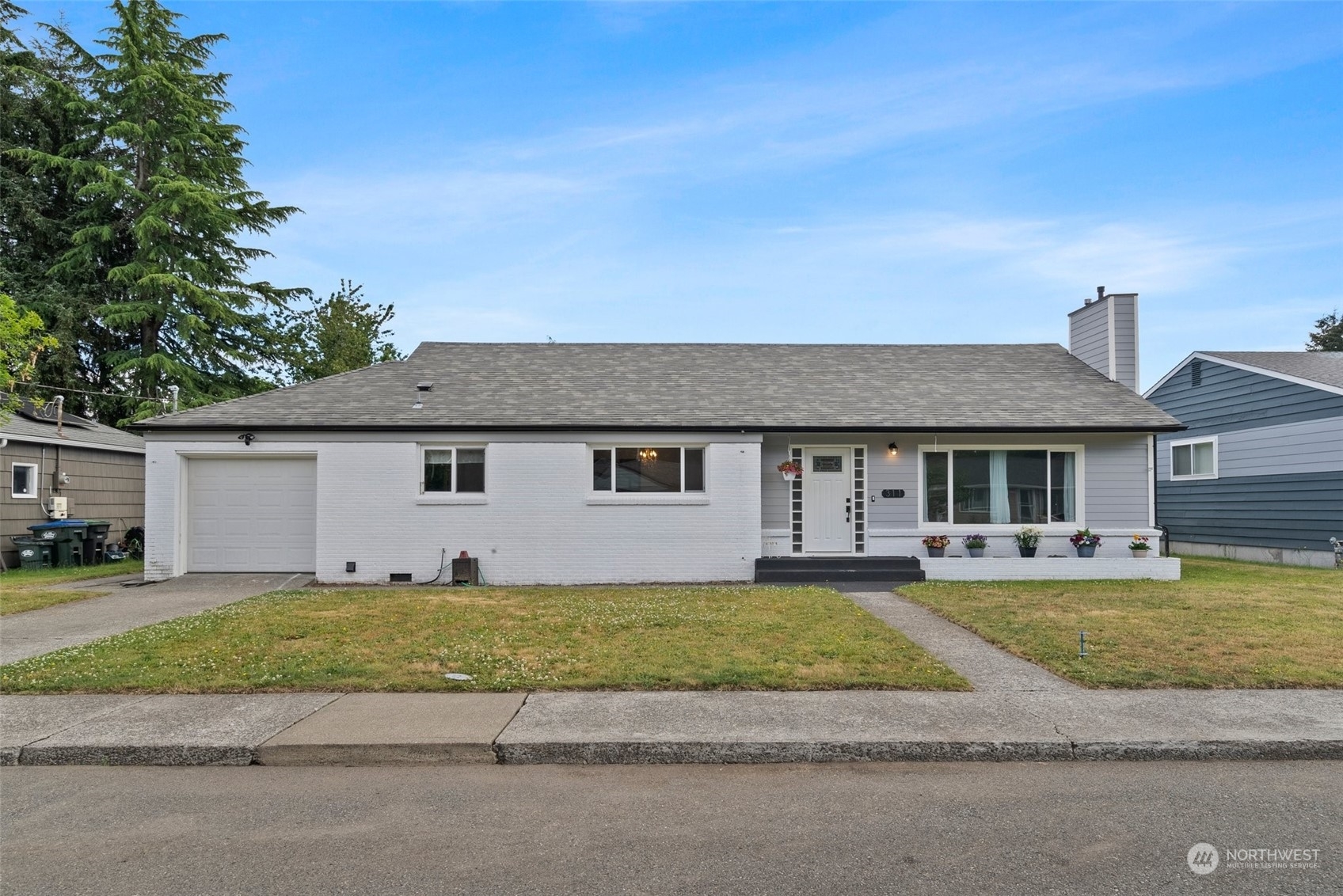 Property Photo:  311 Pinehurst Drive SE  WA 98501 