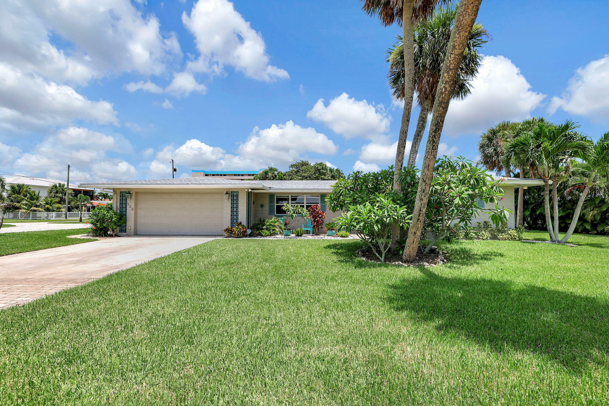 Property Photo:  412 Granada Street  FL 34949 