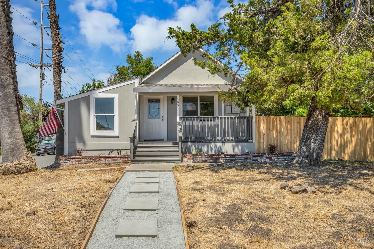 Property Photo:  409 Jefferson Street  CA 94952 