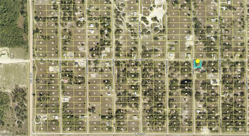 Property Photo: 3000 E 17th St FL 33972