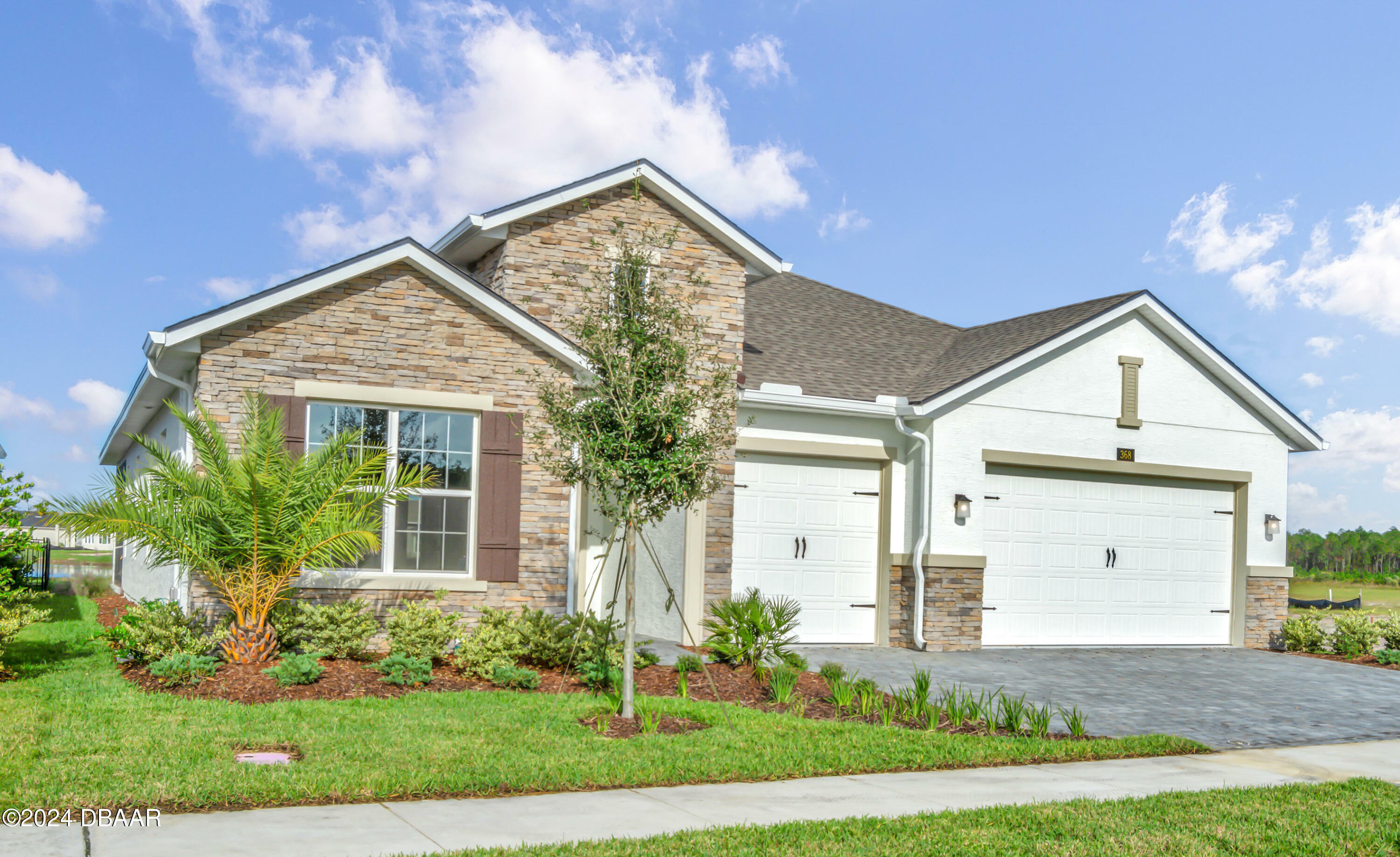 Property Photo: 368 Mosaic Boulevard FL 32124