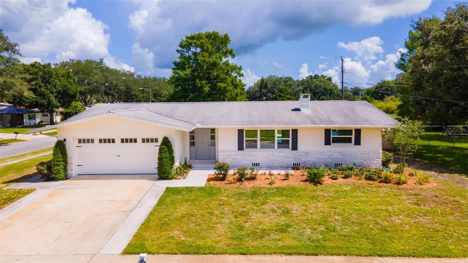Property Photo: 4160 Sherwood Drive FL 32796