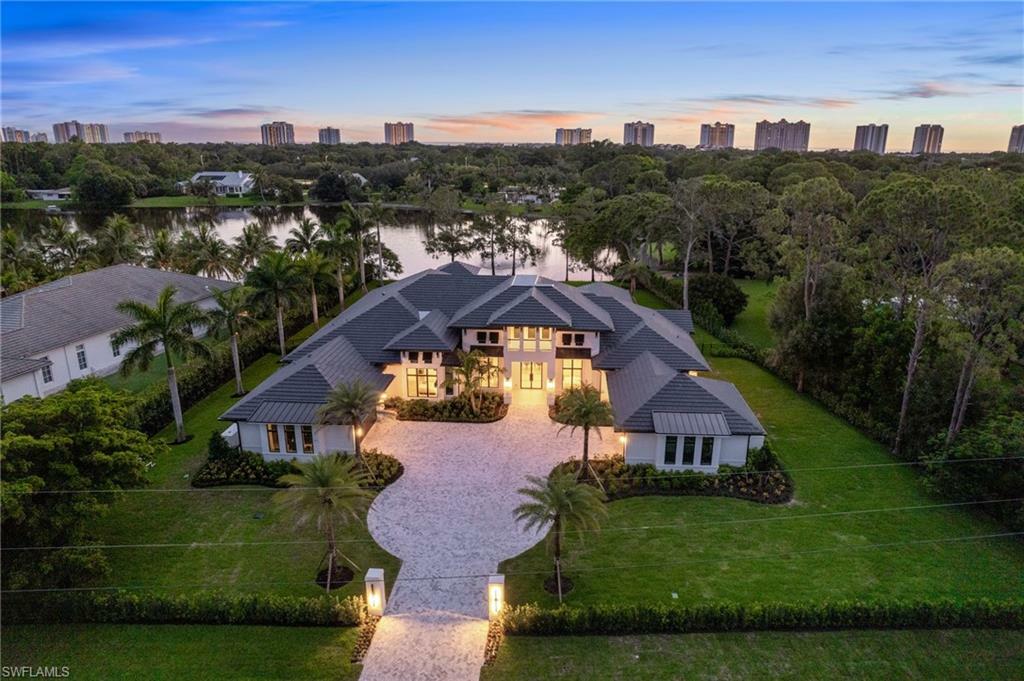 Property Photo: 337 West St FL 34108
