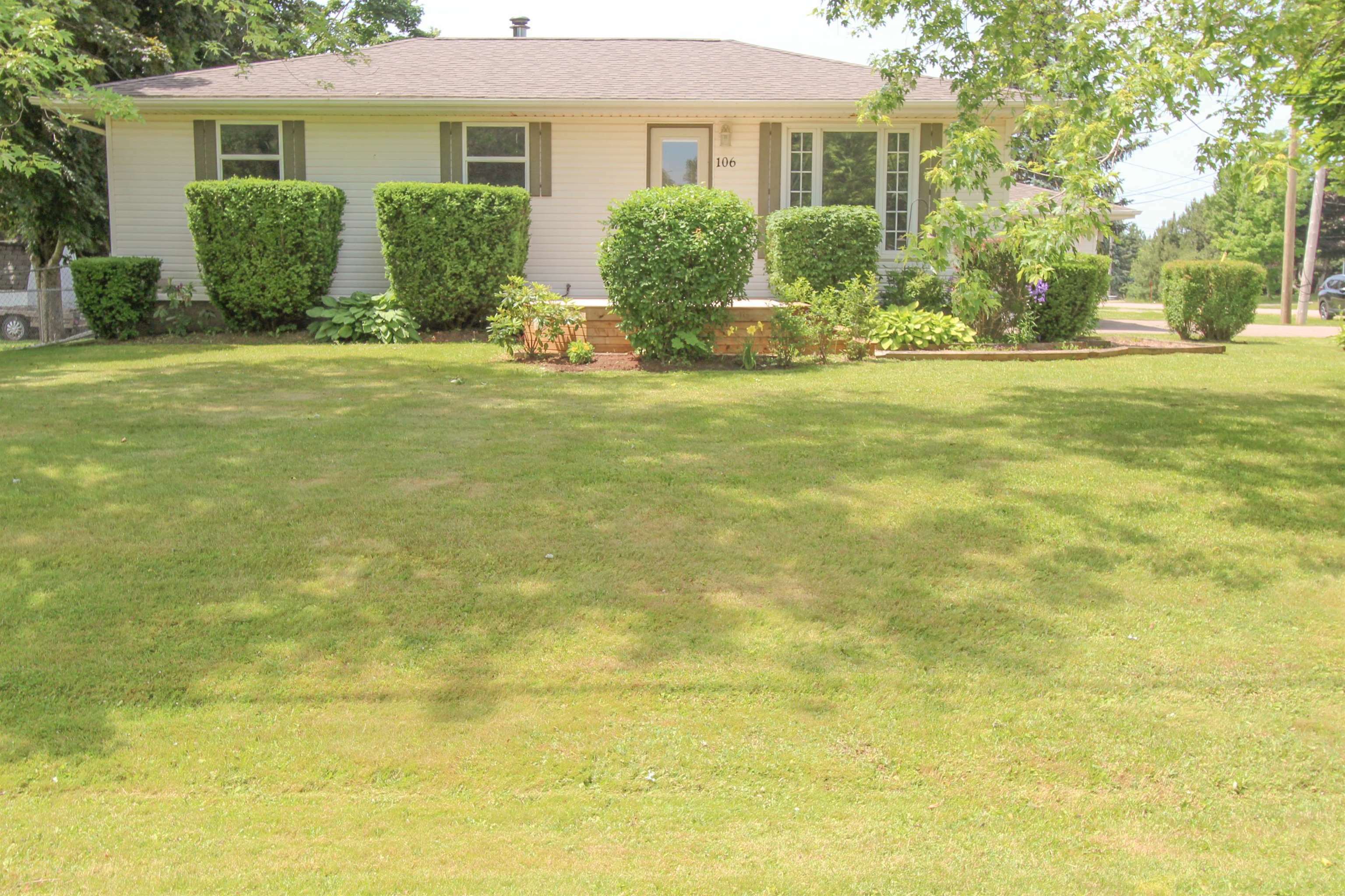 Property Photo:  106 Kelly Drive  PE C1N 5K7 