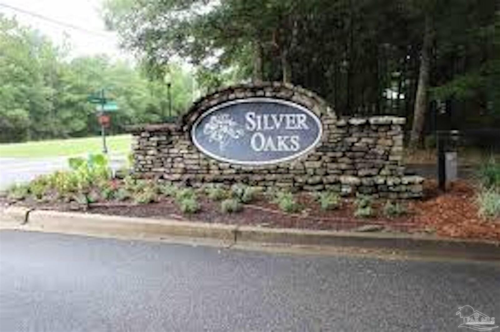 Property Photo:  5878 Saratoga Dr  FL 32536 