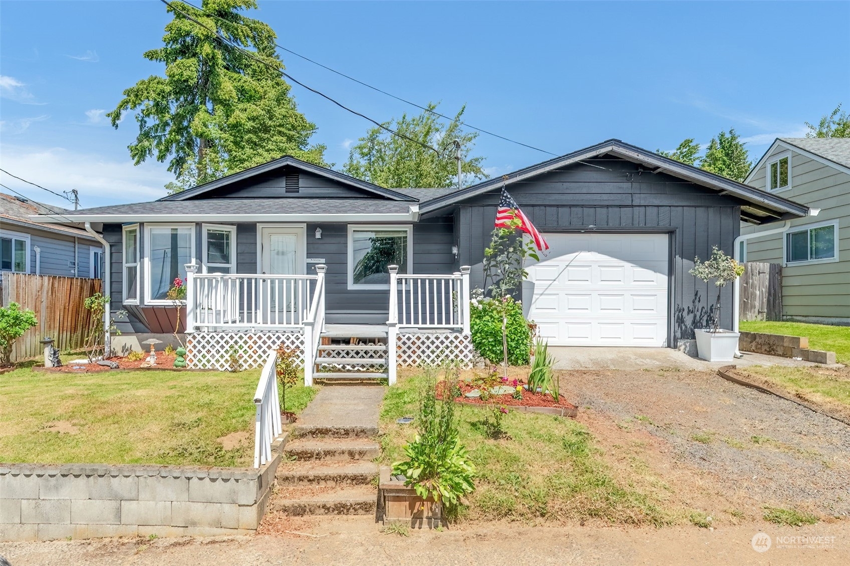 Property Photo:  435 S 2nd Street  WA 98612 