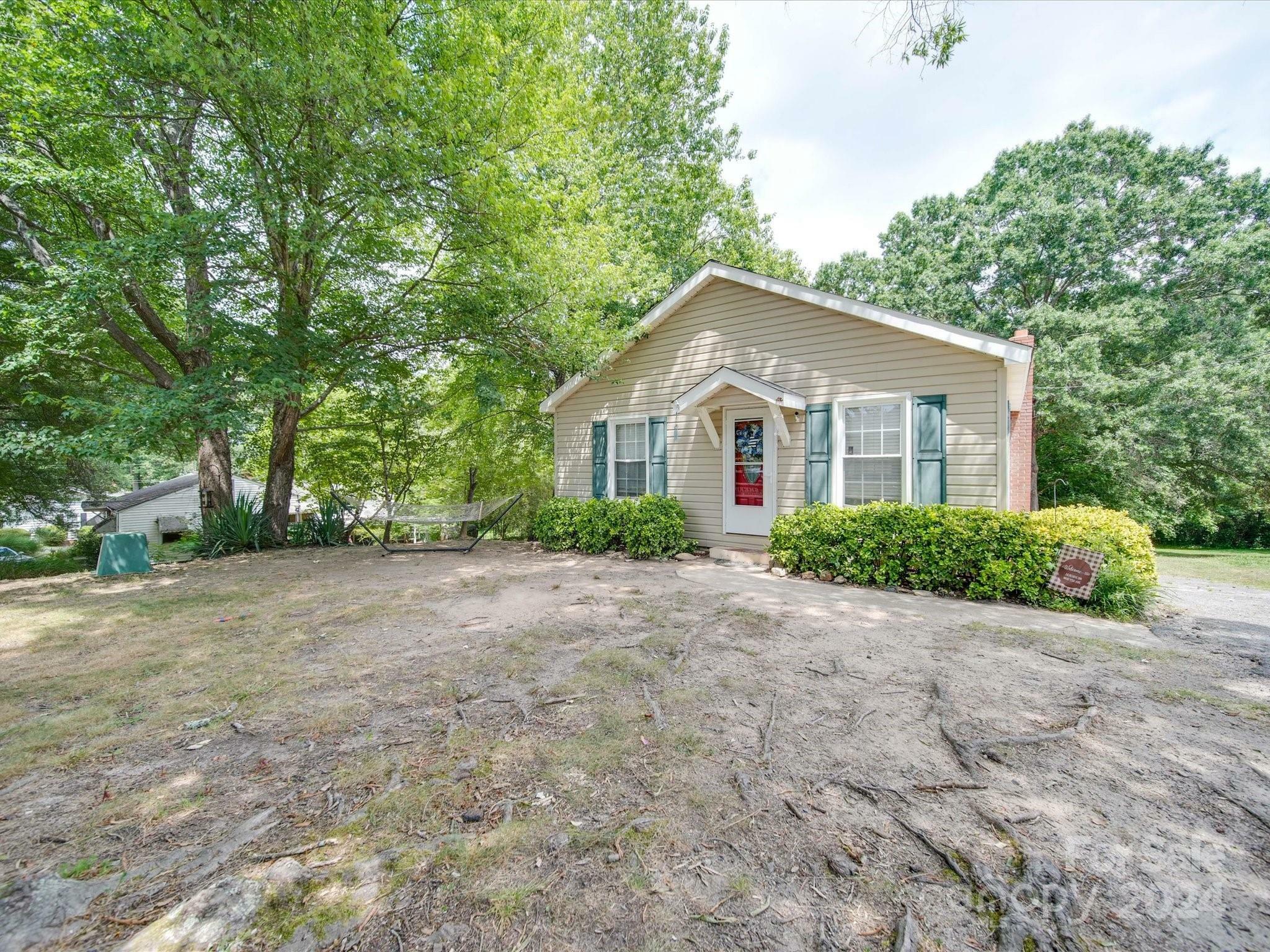 Property Photo:  116 Dexter Avenue  NC 28081 