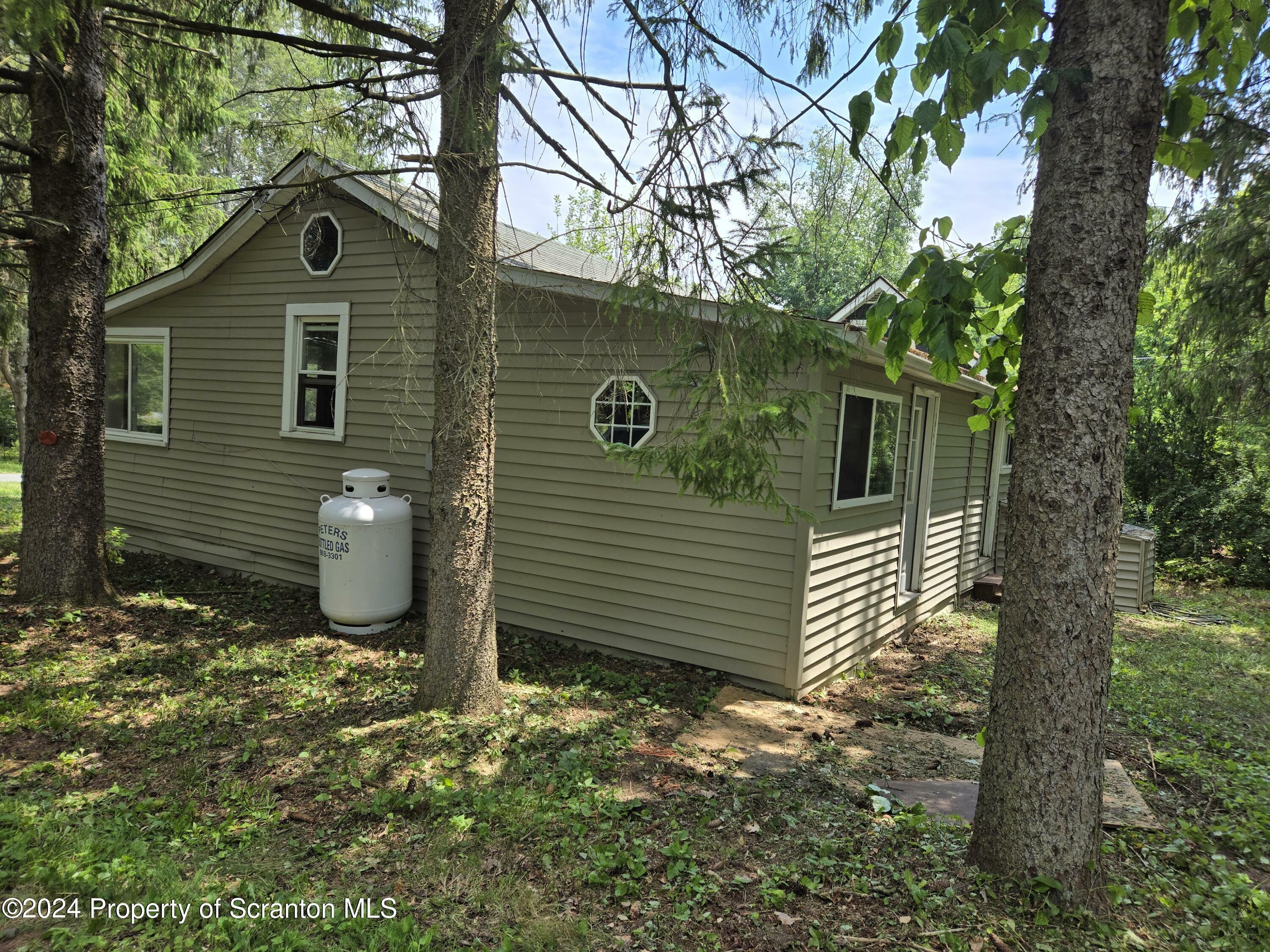 Property Photo:  4 Circle Avenue  PA 18660 