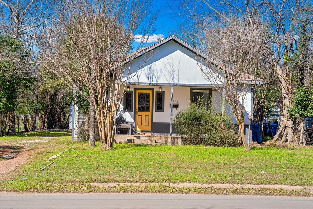 Property Photo:  836 Tivy St  TX 78028 