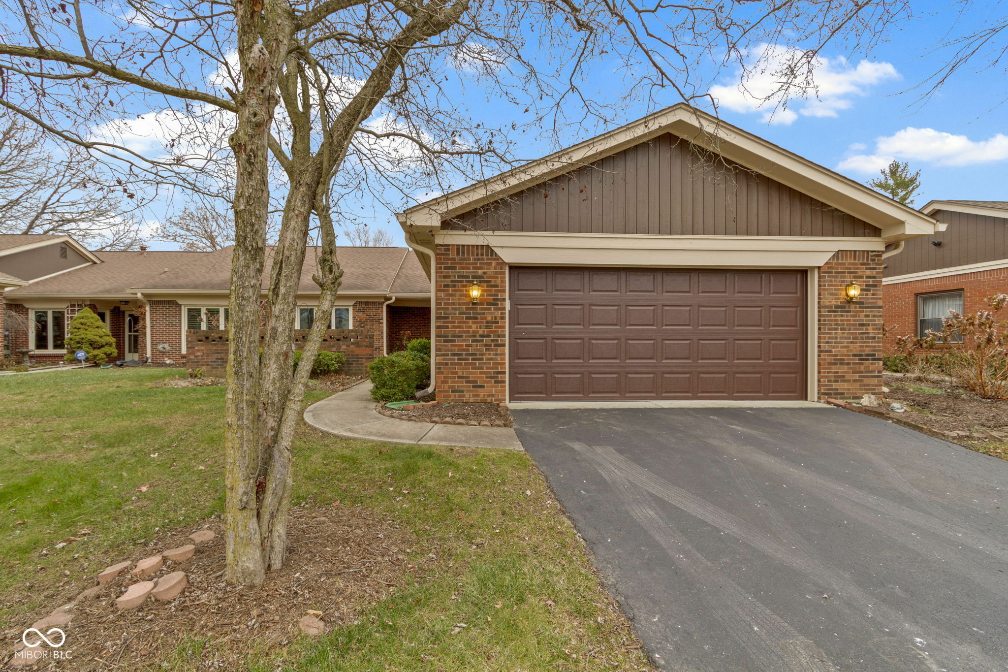Property Photo: 5345 Whitemarsh Lane IN 46226