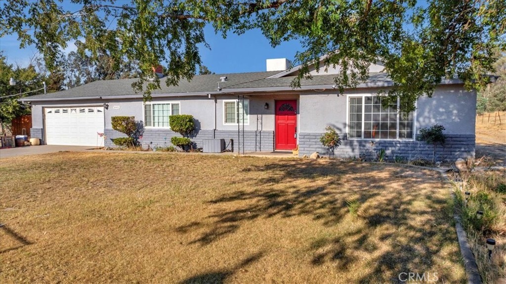 Property Photo:  16901 La Canada Road  CA 93636 