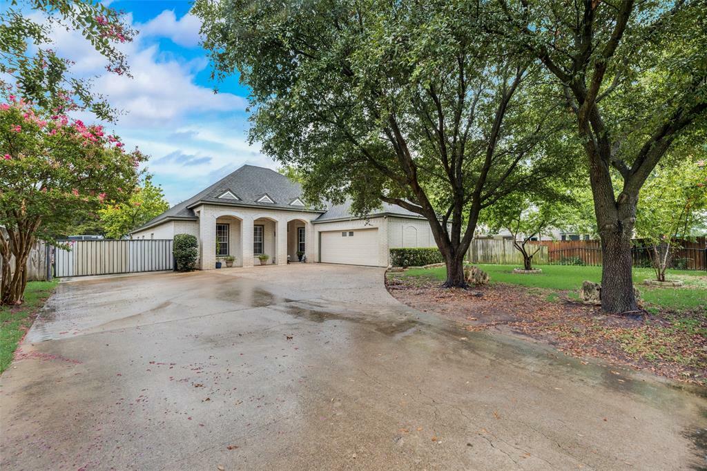 Property Photo:  2704 Aspen Drive  TX 75227 