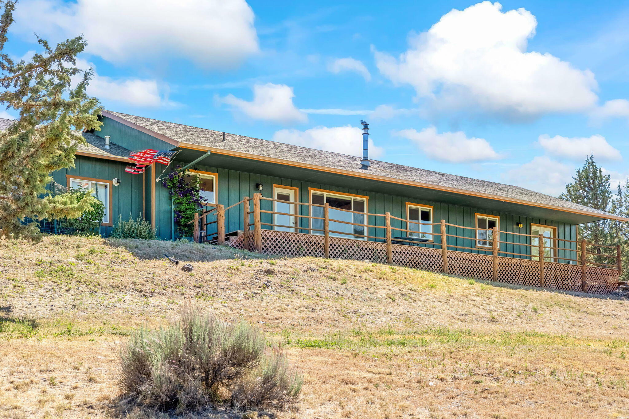 Property Photo:  6997 SE Scenic Drive  OR 97754 