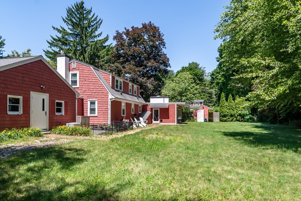 Property Photo:  6 Davelin Road  MA 01778 