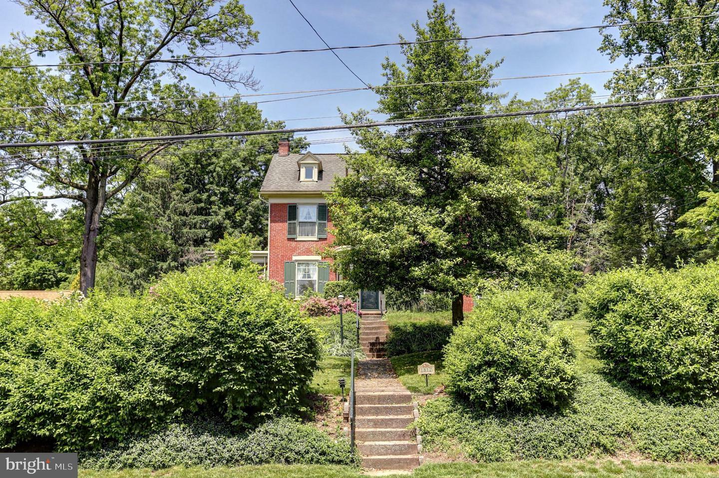 Property Photo:  1812 Walnut Street  PA 17011 