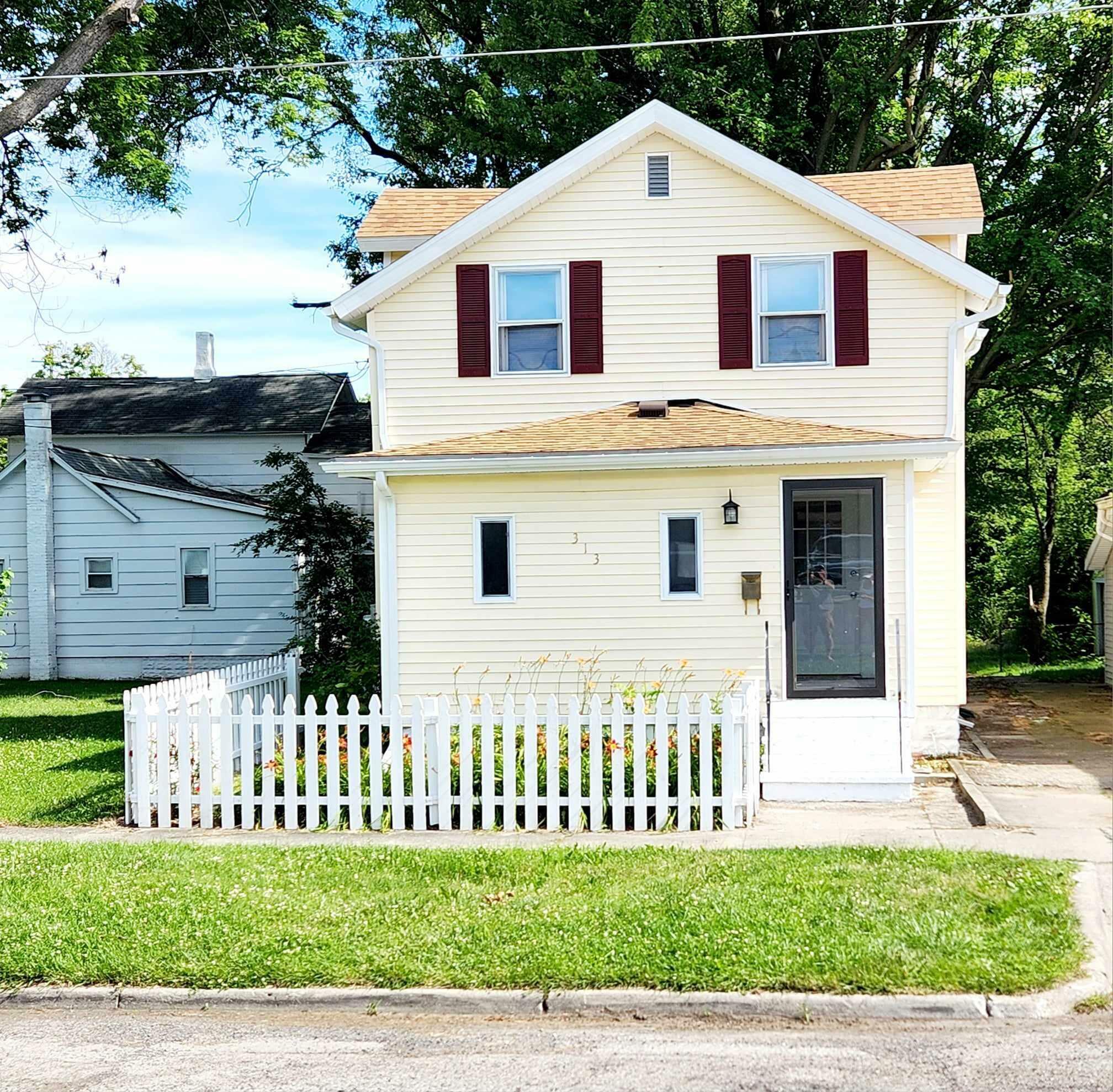 Property Photo:  313 Quarry Street  MI 49201 