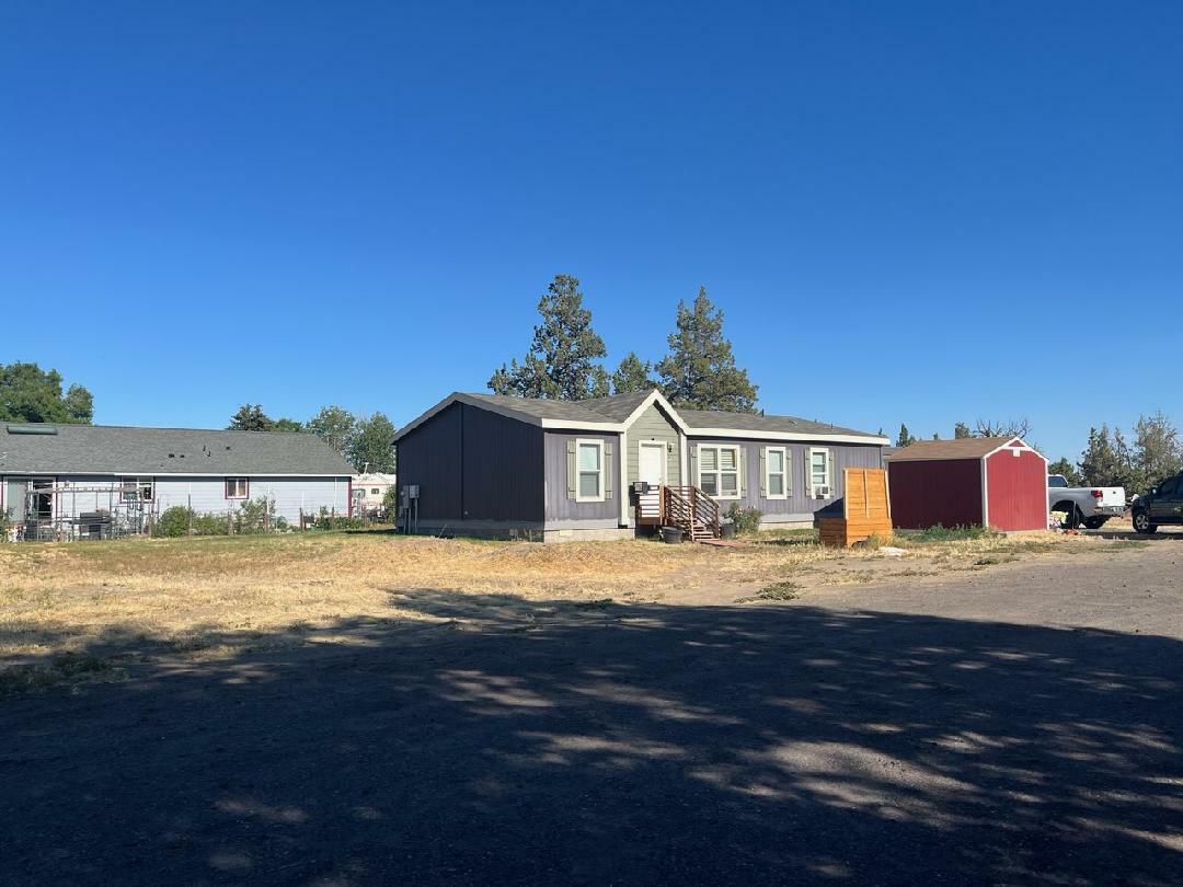 Property Photo:  3690 NW Oak Avenue  OR 97756 