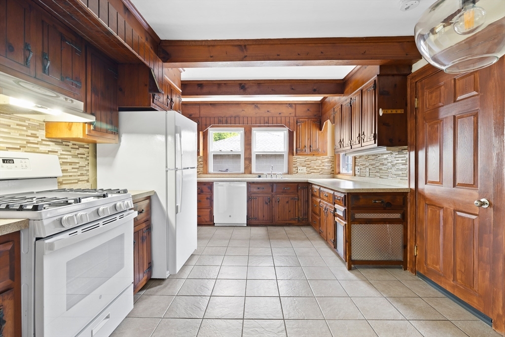 Property Photo:  11 Hancock Ter 1  MA 02149 