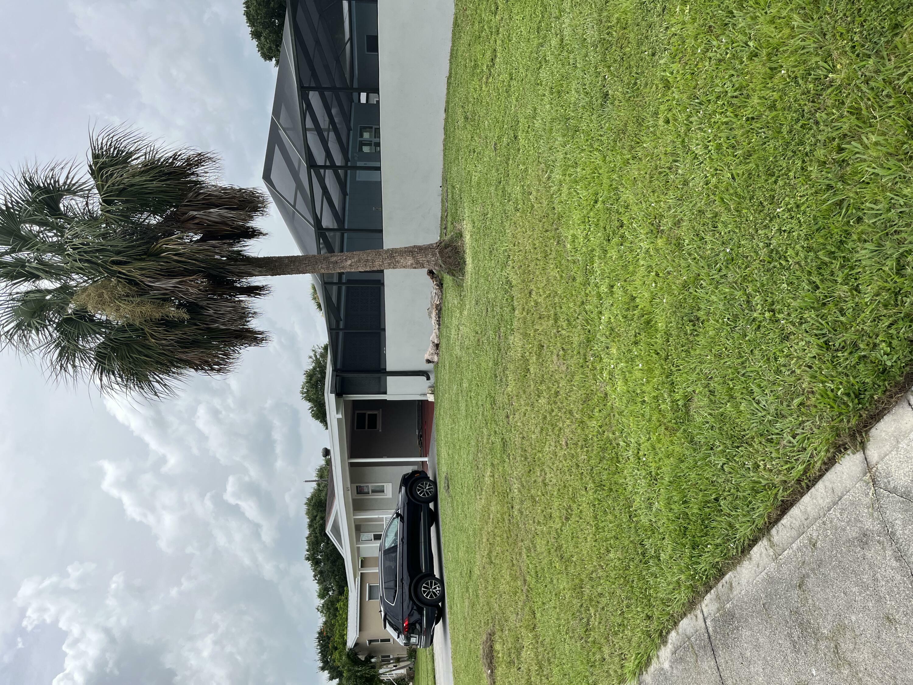 Property Photo:  623 E Pasadena Avenue  FL 33440 