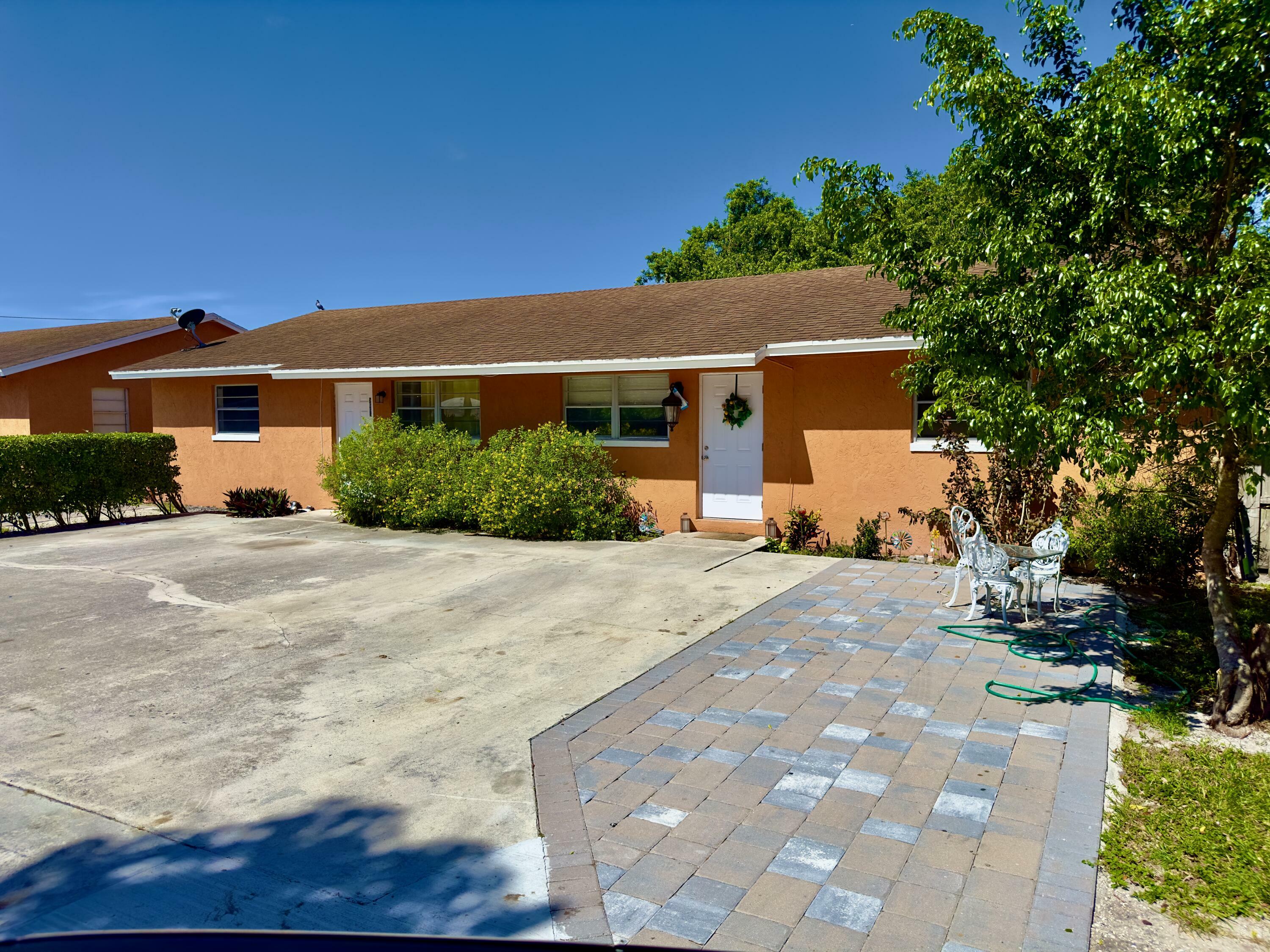 Property Photo:  5655 Mango Road  FL 33413 