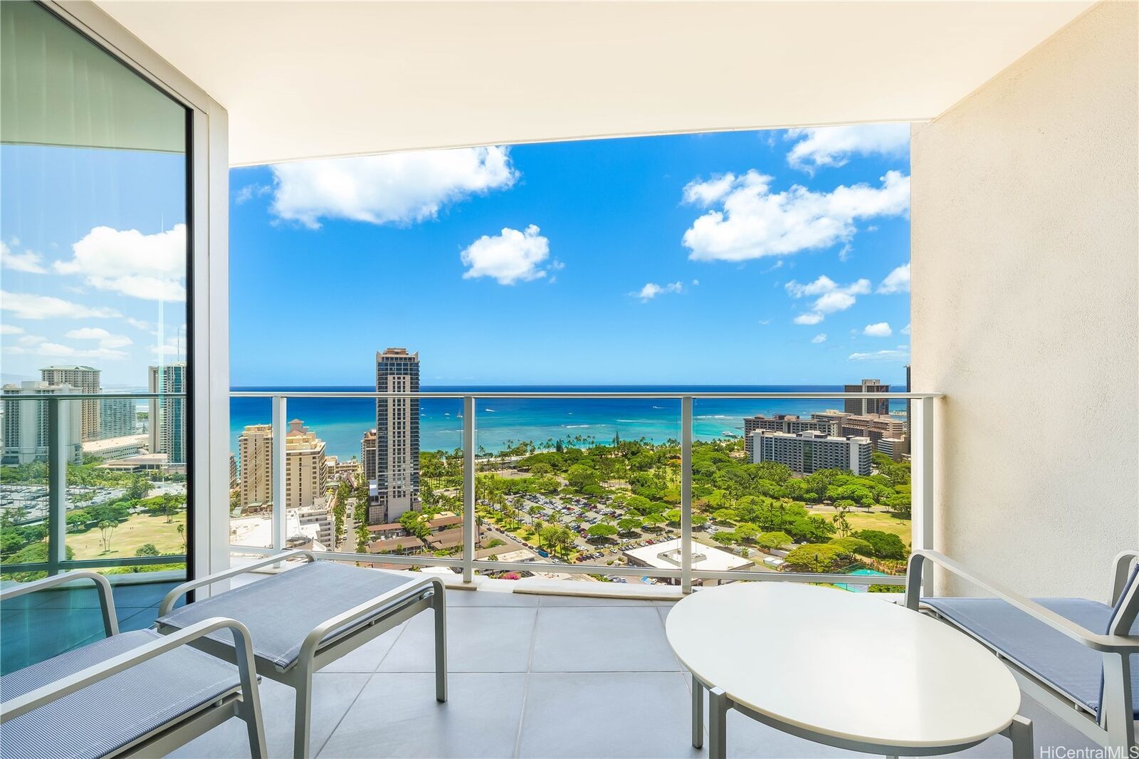 Property Photo:  2139 Kuhio Avenue 3305  HI 96815 