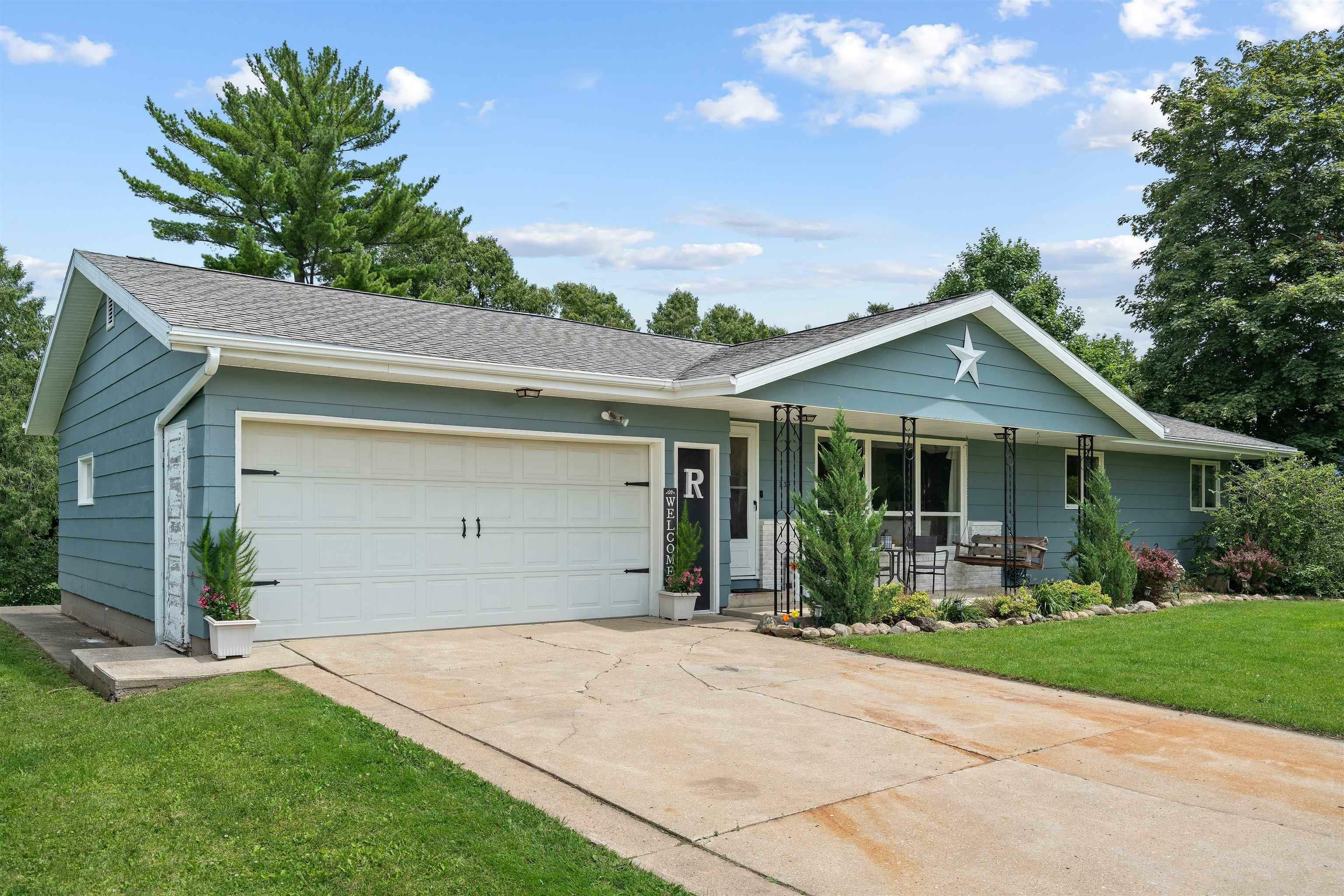 Property Photo:  234 8th Ave W  IA 52136 