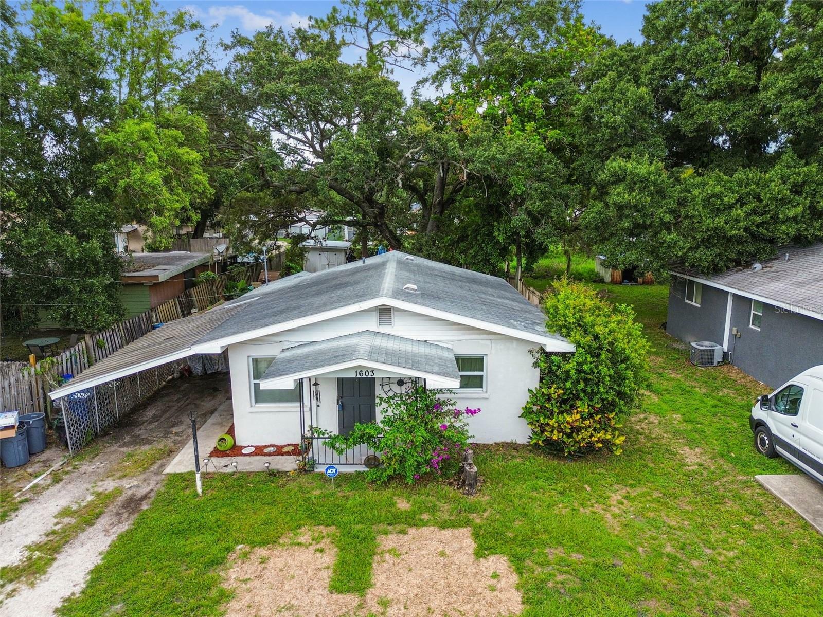 Property Photo:  1603 34th Avenue E  FL 34208 