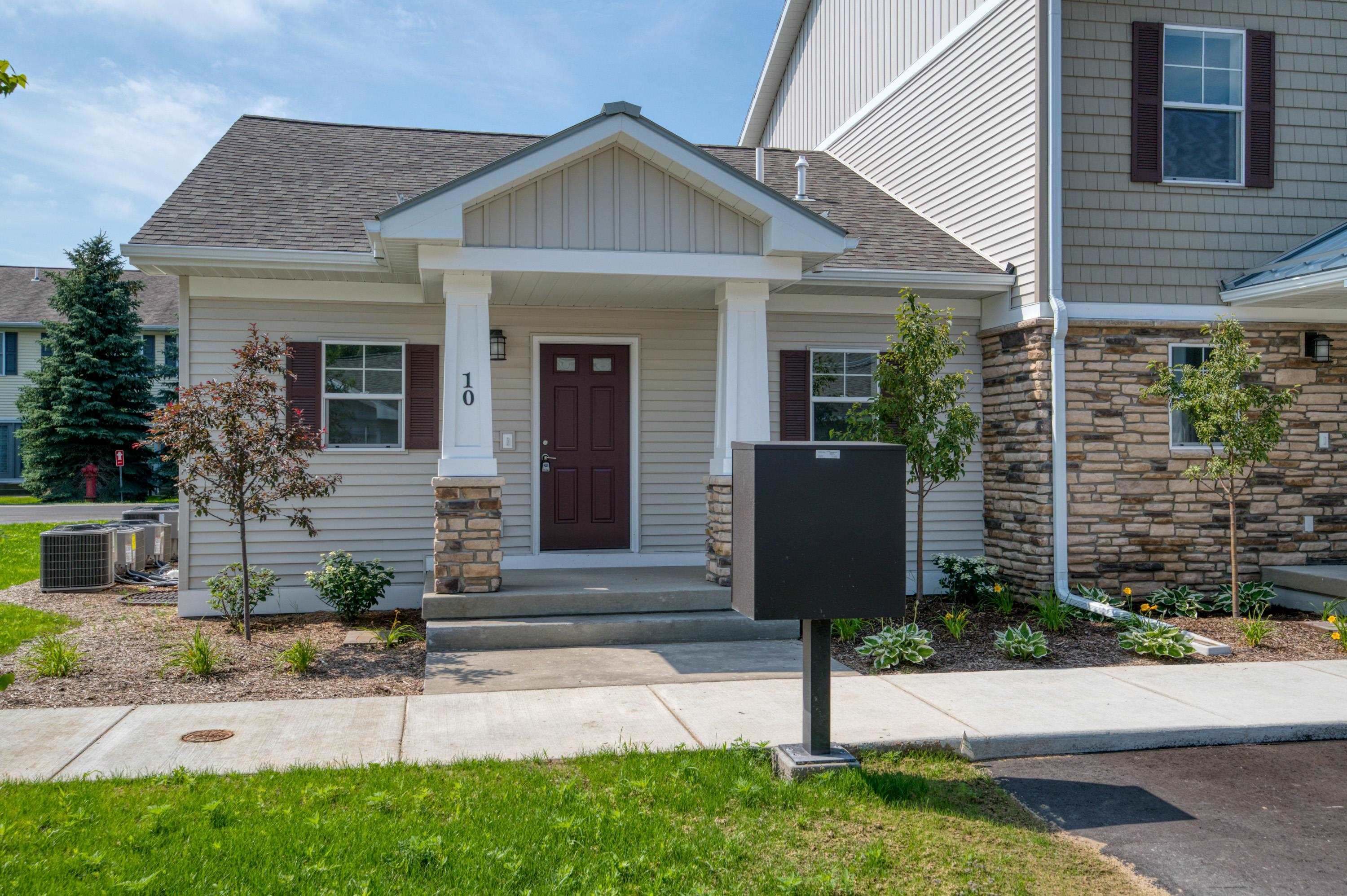 Property Photo:  1548 Simsbury Street 10  MI 49686 
