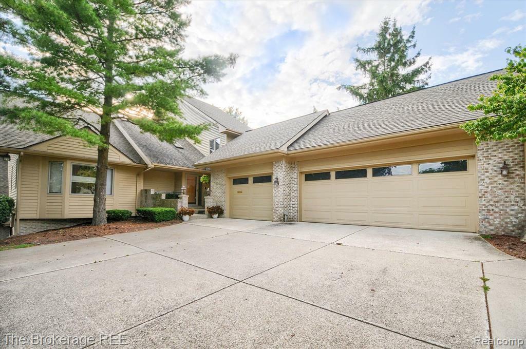 Property Photo: 8080 Pepperwood Drive MI 48439 1889