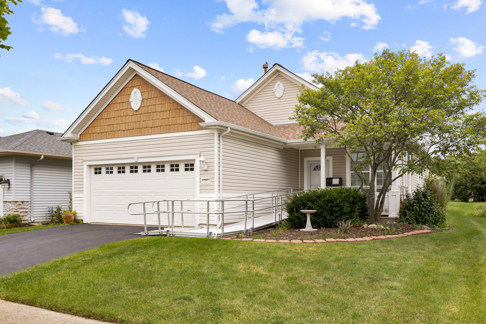 Property Photo: 13002 Applewood Drive IL 60142