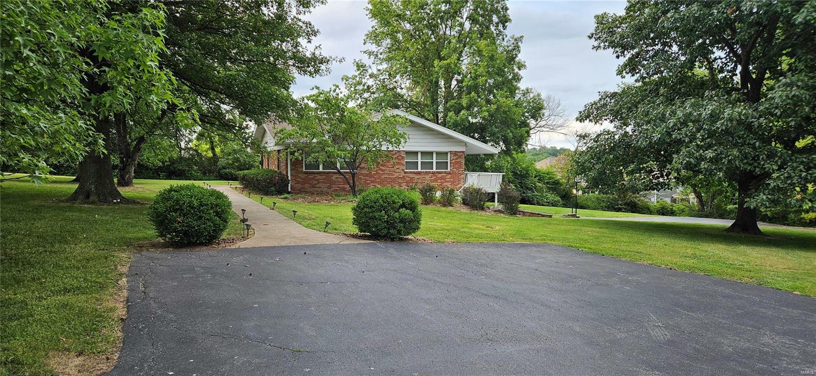 Property Photo:  744 Des Peres Road  MO 63131 