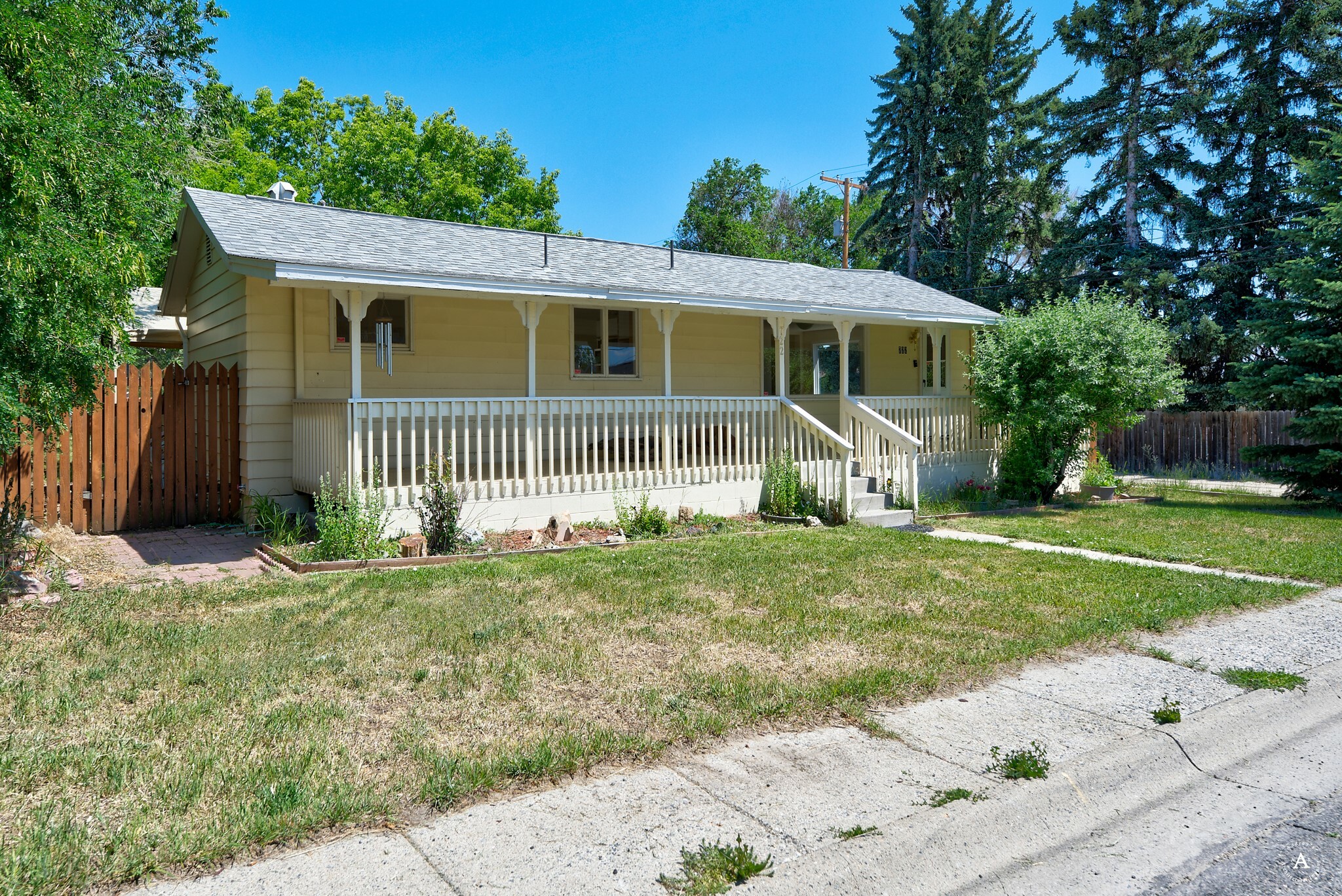 Property Photo:  722 Cedar Street  MT 59601 