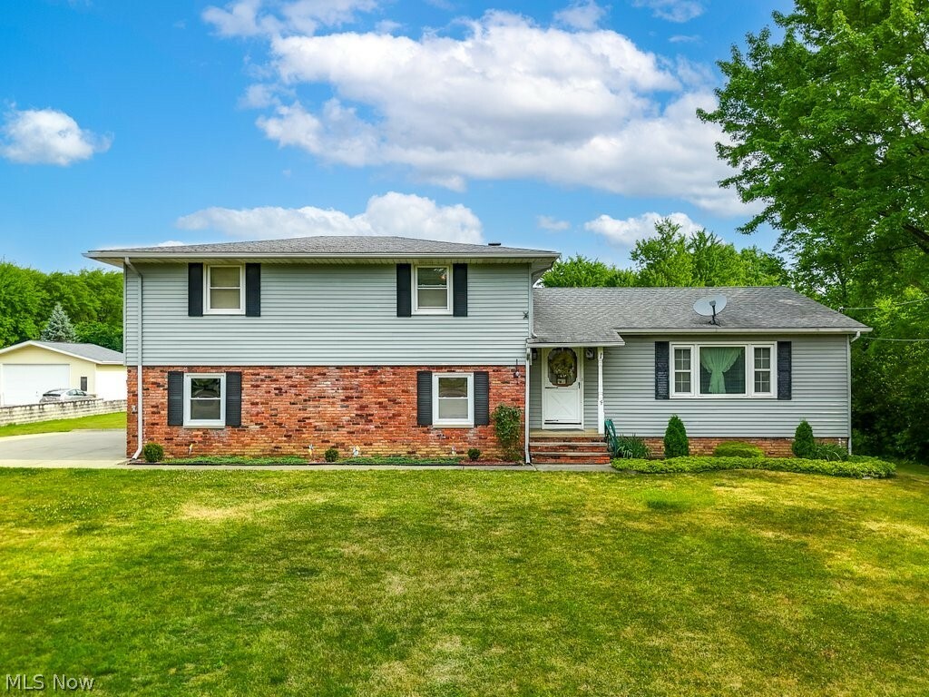 Property Photo:  6587 Highland Road  OH 44143 