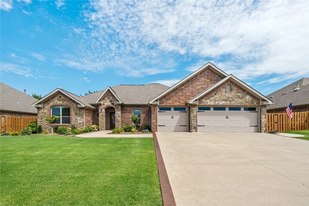 Property Photo: 3404 SW Windy Oak Avenue AR 72713