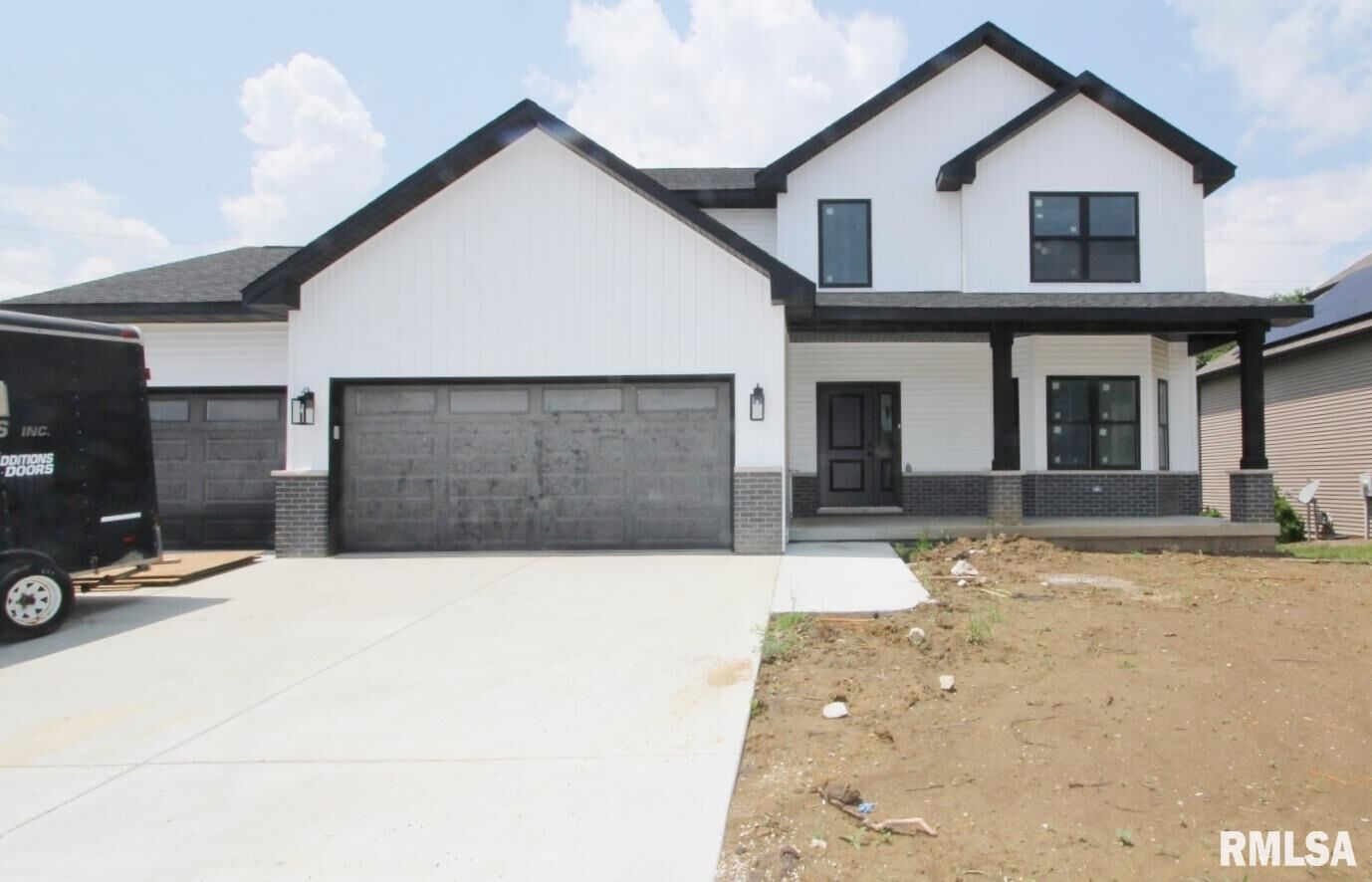 Property Photo: 6907 N Water Oak Drive IL 61528