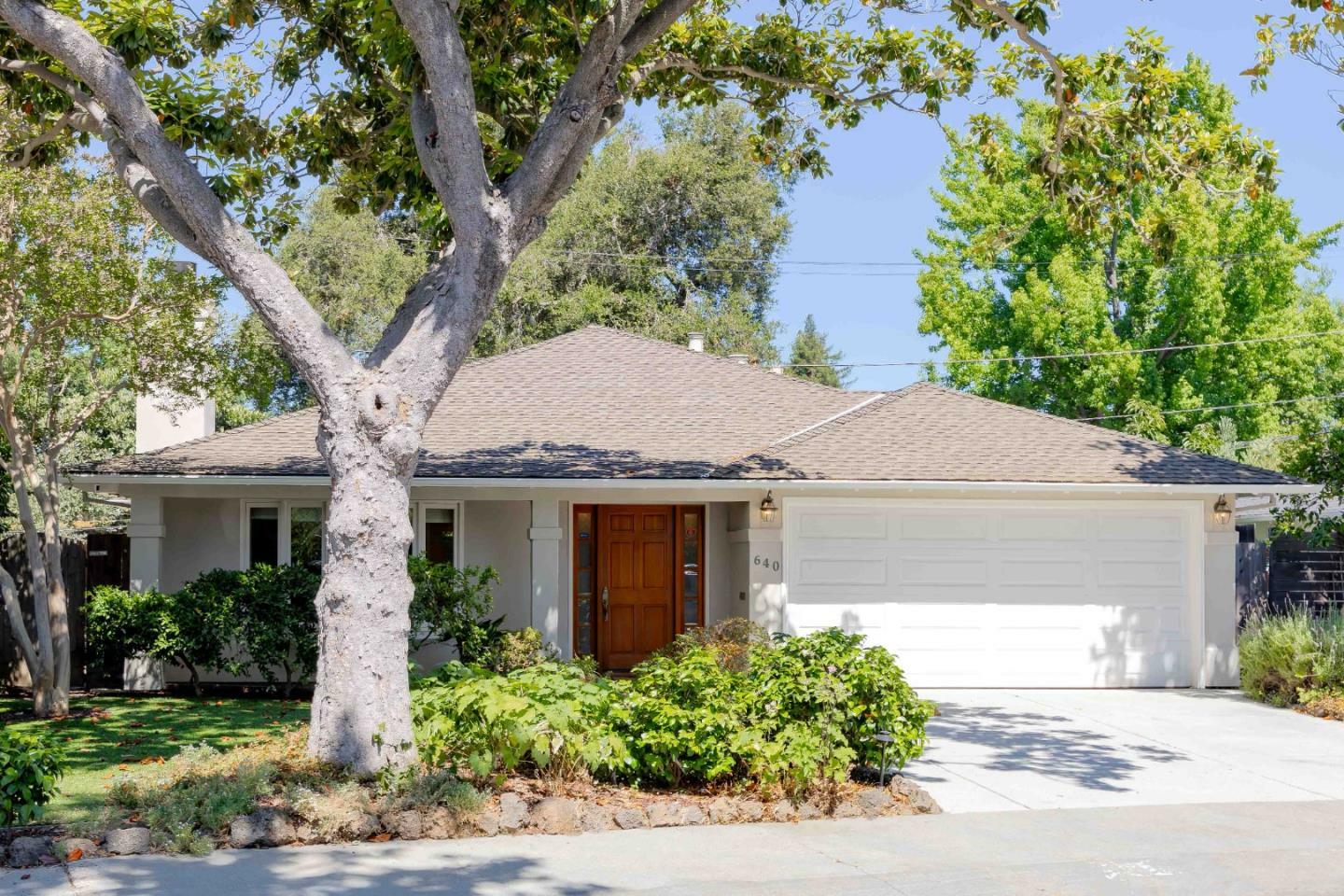 Property Photo:  640 Rhodes Drive  CA 94303 