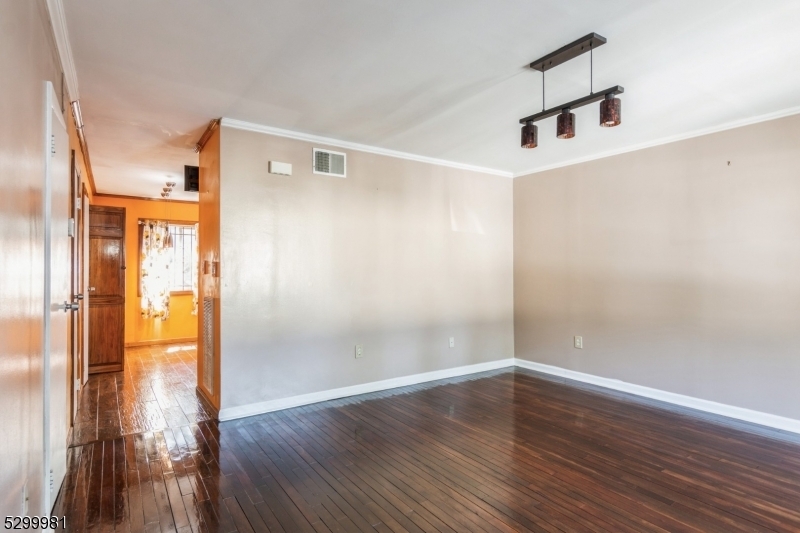 Property Photo:  269 Reynolds Ter 15  NJ 07050 