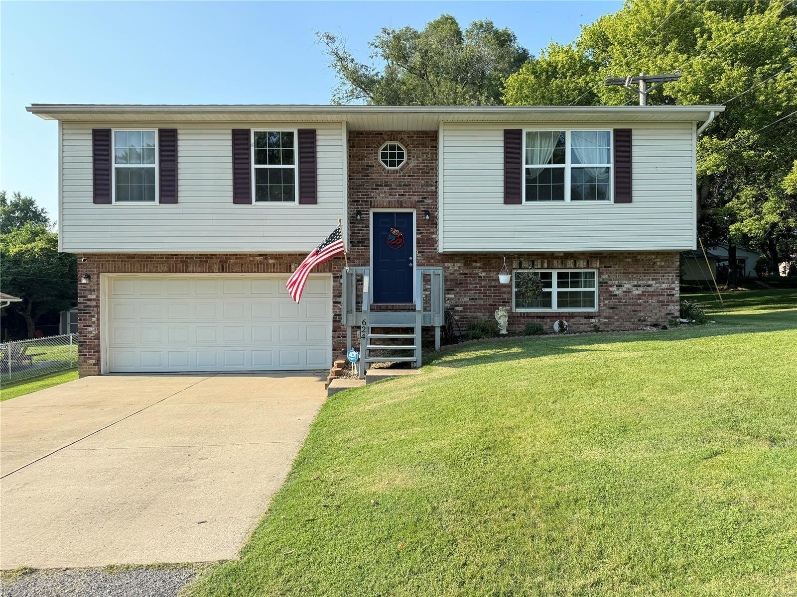 Property Photo:  624 Sitze  IL 62024 