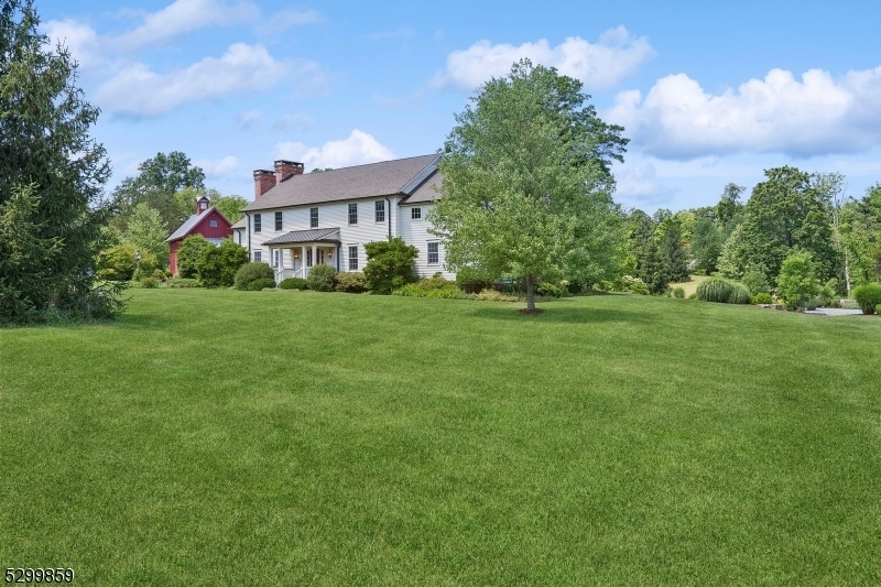 Property Photo:  9 Old Farm Lane  NJ 07921 