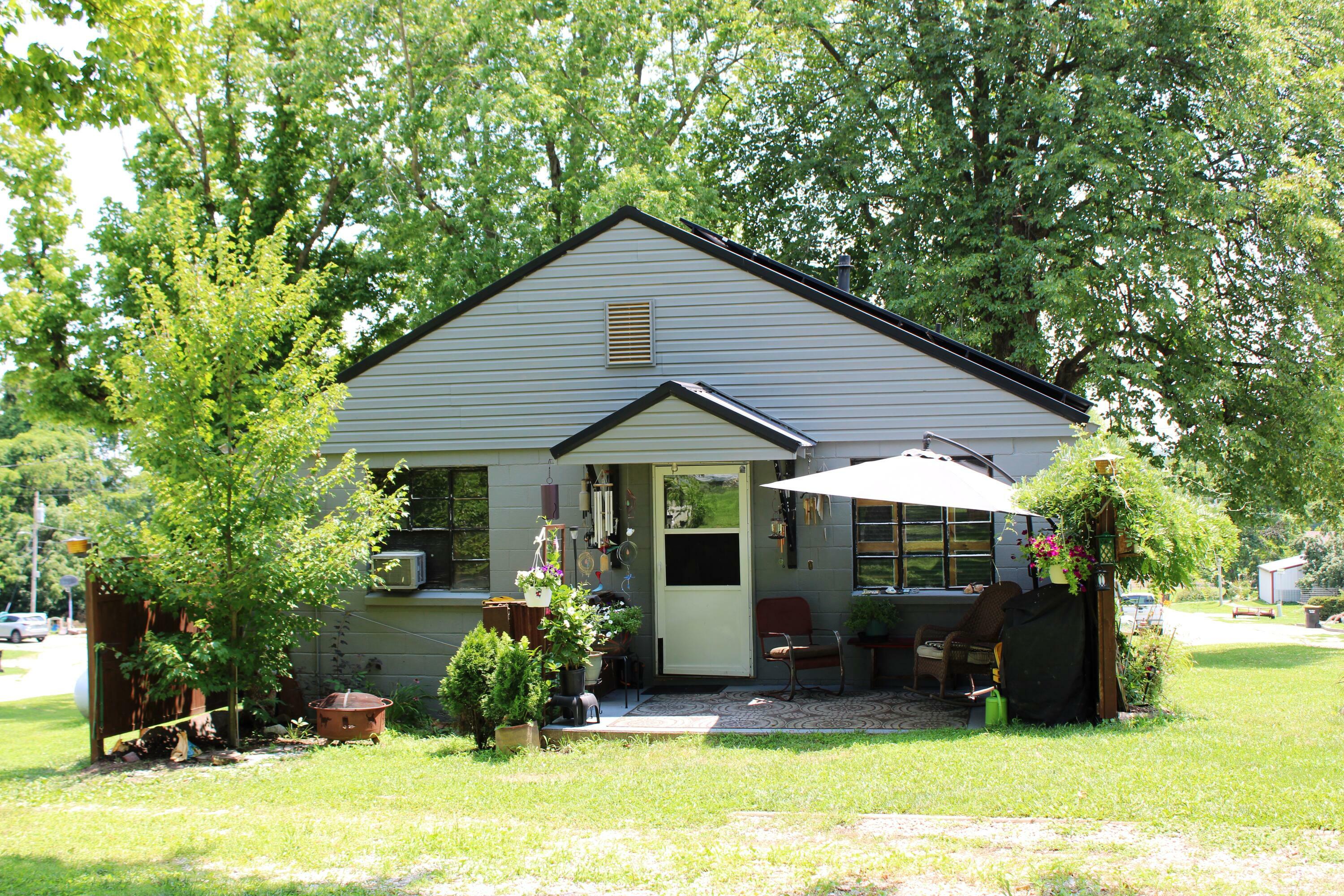 Property Photo:  501 Oak Street  MO 65059 