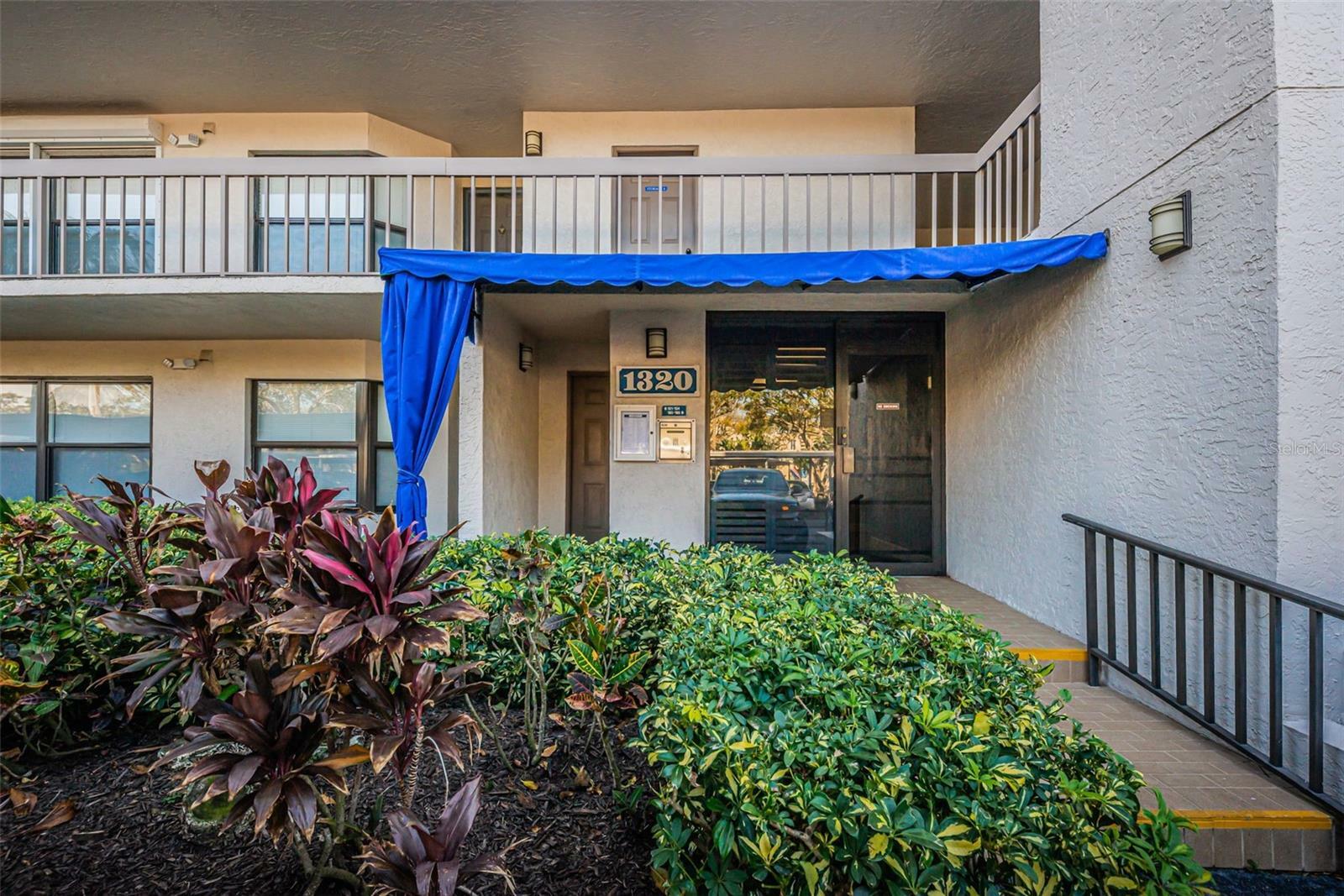 Property Photo:  1320 Pasadena Avenue S 305  FL 33707 