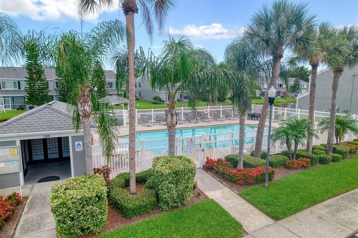 Property Photo:  325 Countryside Key Boulevard  FL 34677