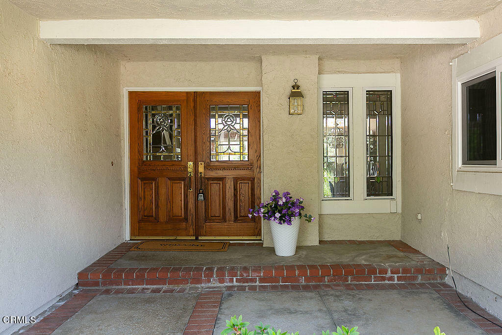 Property Photo:  951 Ranch House Road  CA 91361 