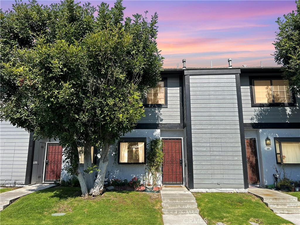 Property Photo: 1941 N Tustin Street 11 CA 92865