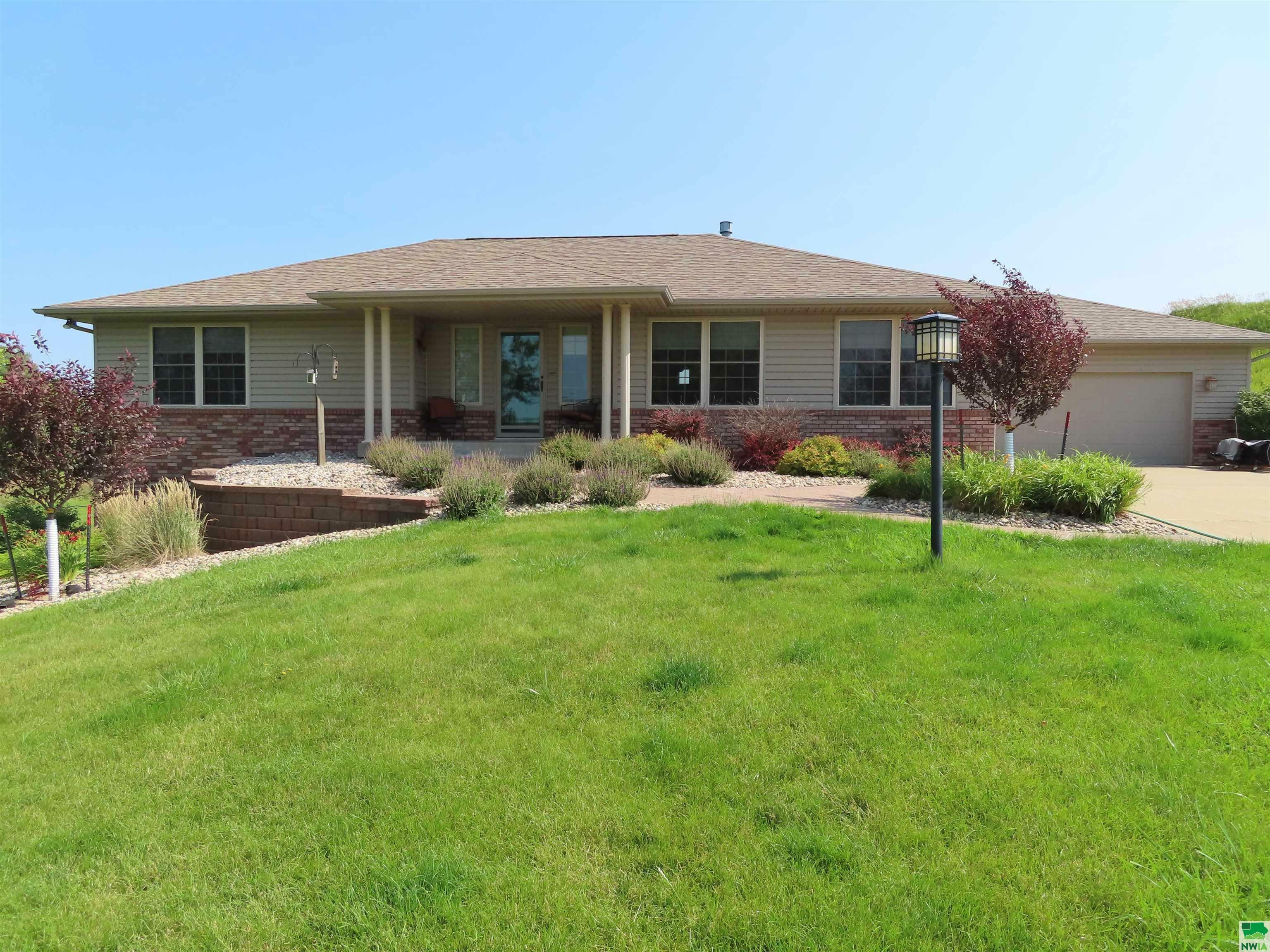 Property Photo:  1783 110th Street  IA 51106 