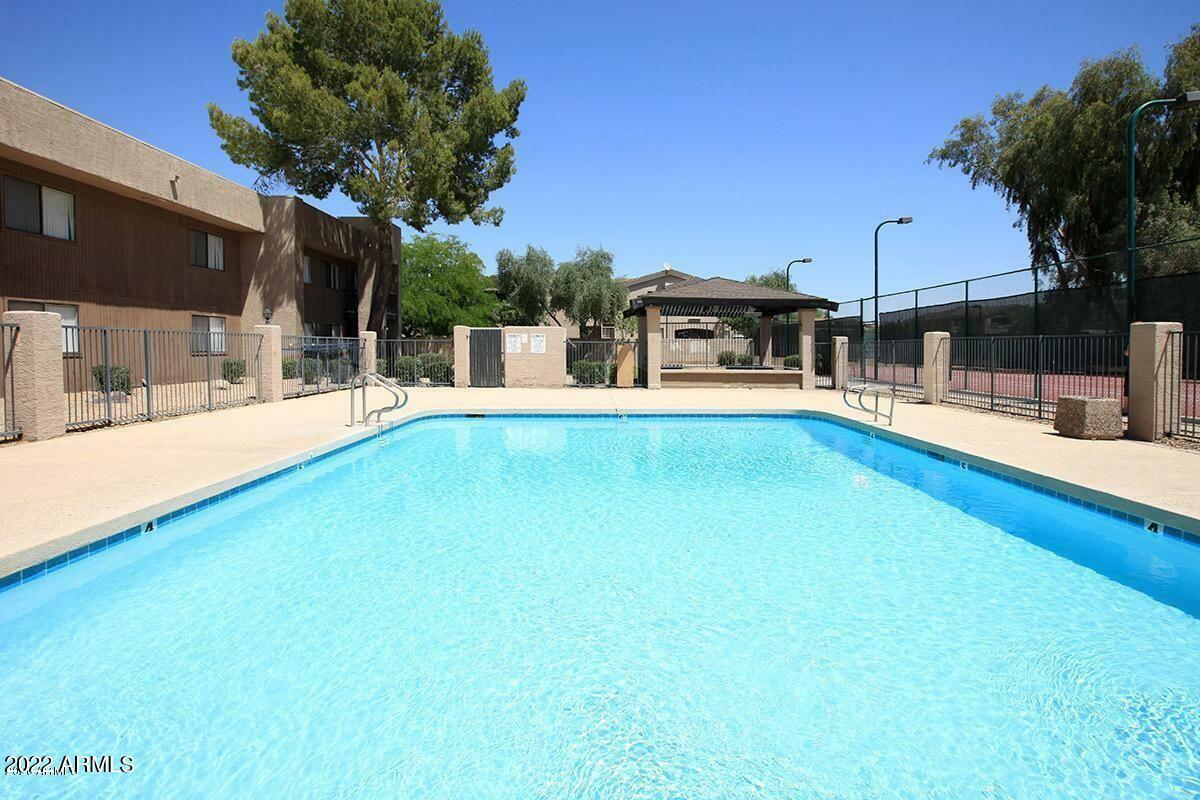 Property Photo:  3810 N Maryvale Parkway N 2058  AZ 85031 